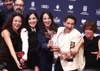 ‘Los Domingos’ arrasa en una gala de los Feroz sin polémicas y sin ‘Romería’