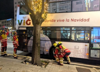 Aparatoso accidente del Nadal Bus en pleno centro de Vigo