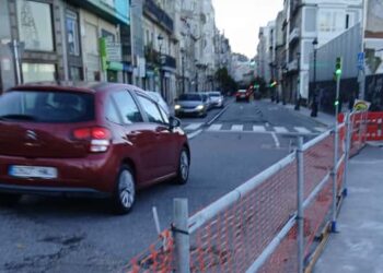 Cierre total al tráfico de una calle de Vigo y restricciones para retirar las atracciones de Navidad
