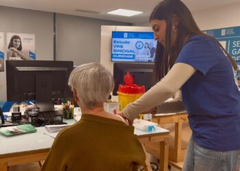 Más de 5.400 personas participan en el estudio gallego sobre la vacuna del virus sincita