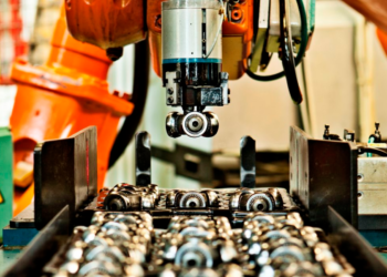 La plantilla de GKN Driveline se moviliza contra el ERE y hace un llamamiento a la ciudadanía para que se una