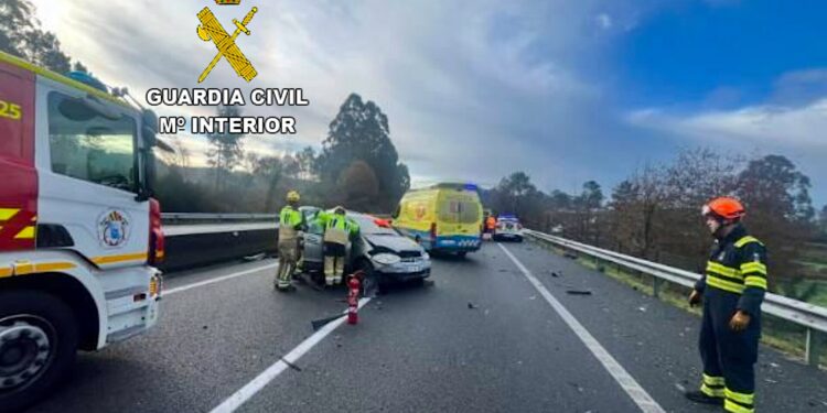 Cortan la AP9 en dirección Vigo por un grave accidente