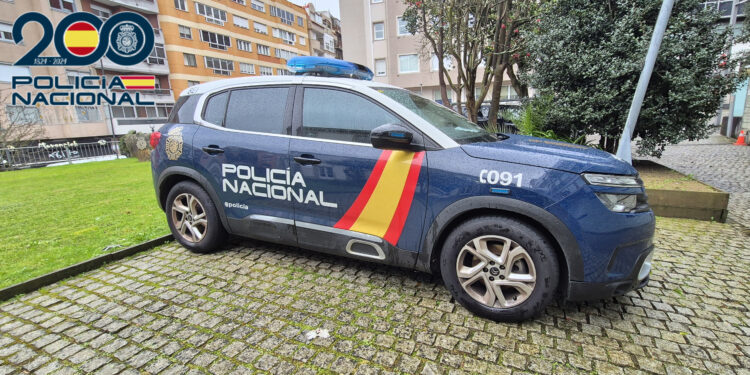 Dos detenidos en Vigo tras robar en una furgoneta y el bolso de una mujer con el método del ‘tirón’