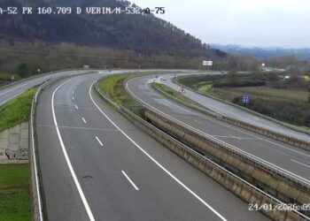 Tráfico levanta totalmente la prohibición (y libera a los camiones) para circular por la A52 y la A6