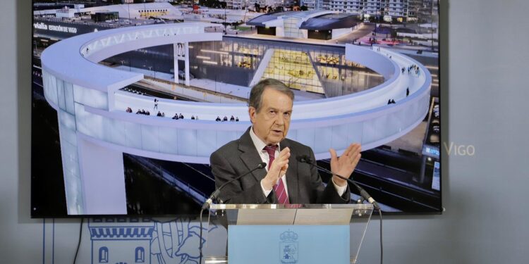 Caballero gasta 22.000 euros en luces y sonido para «proyectar imagen de transparencia» en las ruedas de prensa