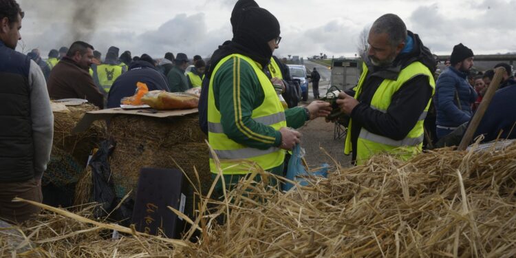 Reabierto un carril dirección Benavente de la A-52 a su paso por Xinzo de Limia