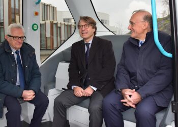 El campus de Vigo, primero de España con servicio de vehículo autónomo conectado