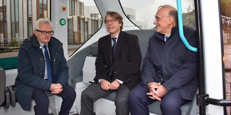 El campus de Vigo, primero de España con servicio de vehículo autónomo conectado