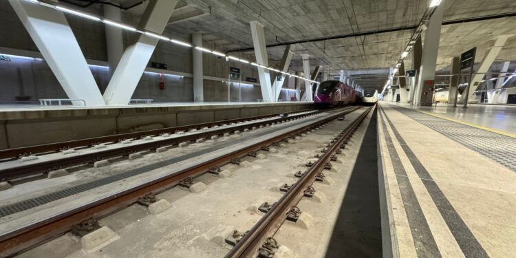 Adif se desmarca y apunta a Renfe por dejar a Vigo sin trenes: «La suspensión del servicio fue a petición de la operadora»