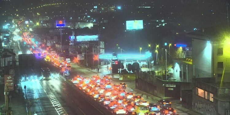 Un día más, un nuevo accidente: colapsada la Avenida de Madrid por una colisión en cadena