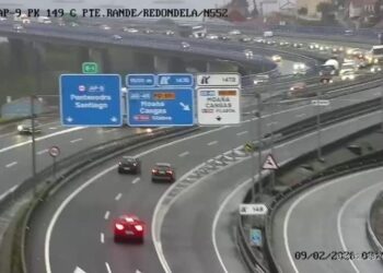 Colapso en el acceso a Vigo: la avería de un camión en Rande bloquea la AP9