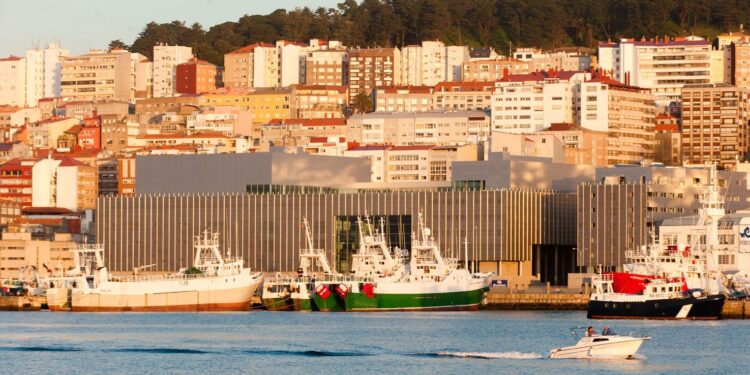 Caballero anuncia la transformación del Mar de Vigo: 2.500 metros para «uso ciudadano»