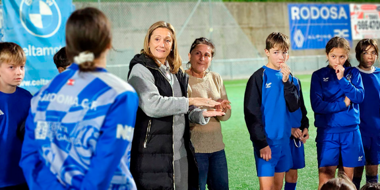 Luisa Sánchez pone en valor la reforma del campo de fútbol de Moledo, que dará mayor seguridad a los clubes