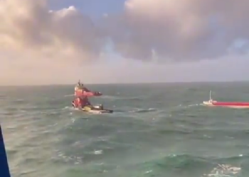 Así fue el rescate al límite del Eikborg: olas de 10 metros y vientos de 70 nudos