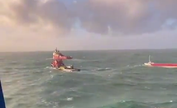 Así fue el rescate al límite del Eikborg: olas de 10 metros y vientos de 70 nudos