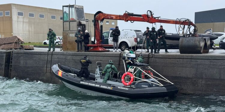 Investigan el hundimiento de un bateeiro en O Grove y su posible vinculación con el narcotráfico