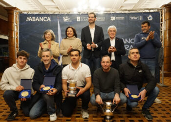 Náutico de Vigo y Comisión Naval de Marín, vencedores de Trofeo Ría de Vigo para las clases dobles